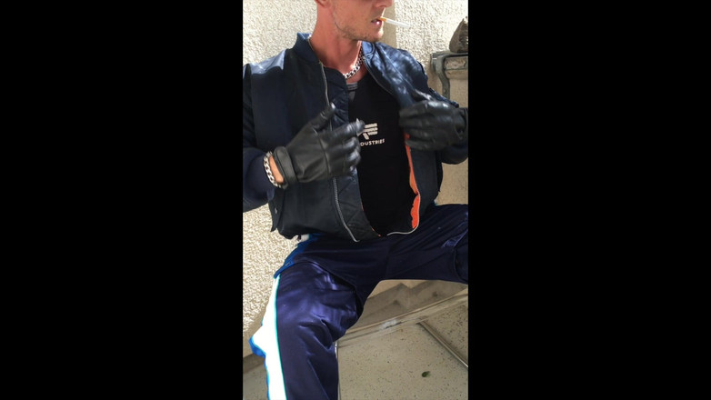 GEARandSmoke: Fum albastru