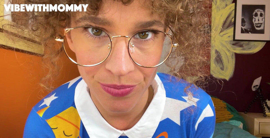 VibeWithMommy: 달콤한 소년을 모욕하는 걸 좋아하는 계모