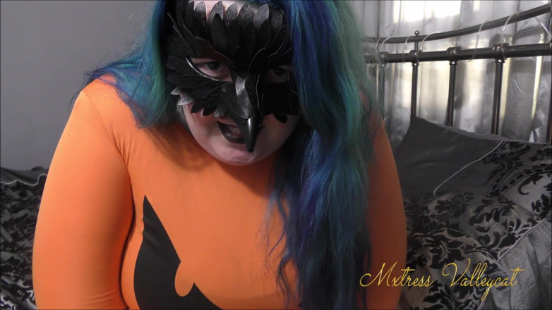 Mxtress Valleycat: Post trick or treat foot rub