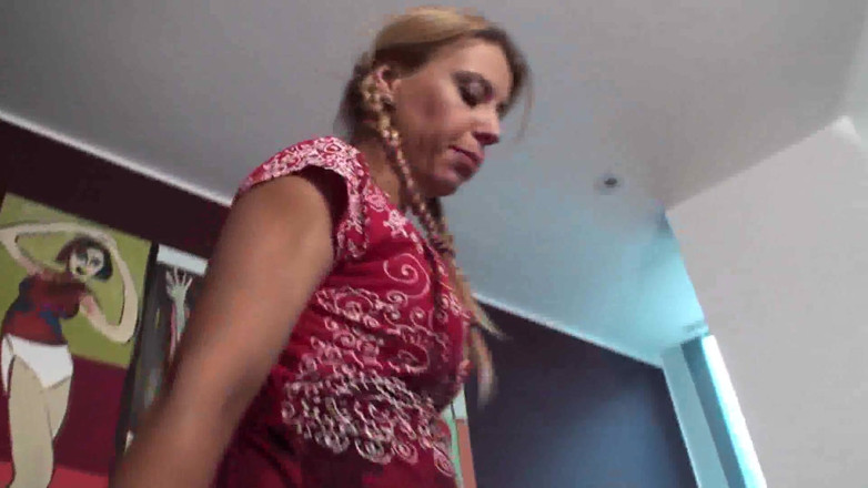 Femdom Austria: Facesitting Slave Training by Princess Nicoletta