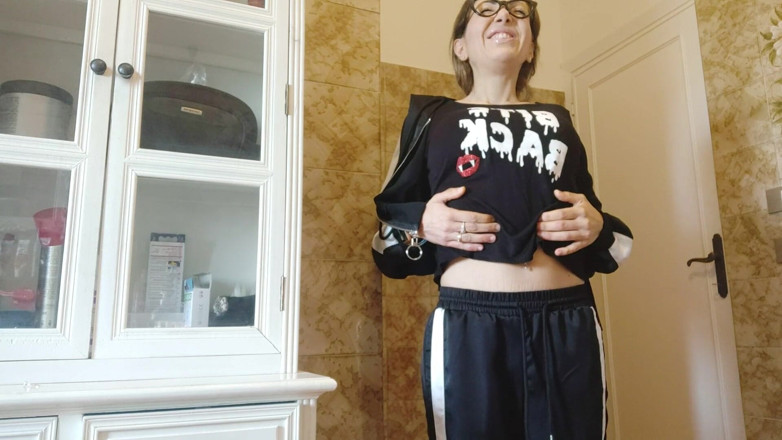 savannahamatoriale: In the bathroom you can let yourself go