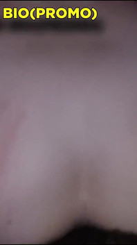 Mi hermanastro me pone su pene súper delicioso y rompe toda mi vagina