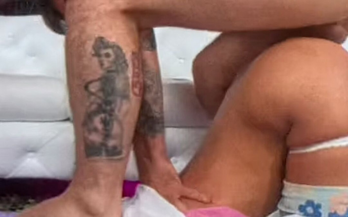 Hookup Hotshot: ¡La linda cachonda Pie Sasha Tatcha está cachonda para el...