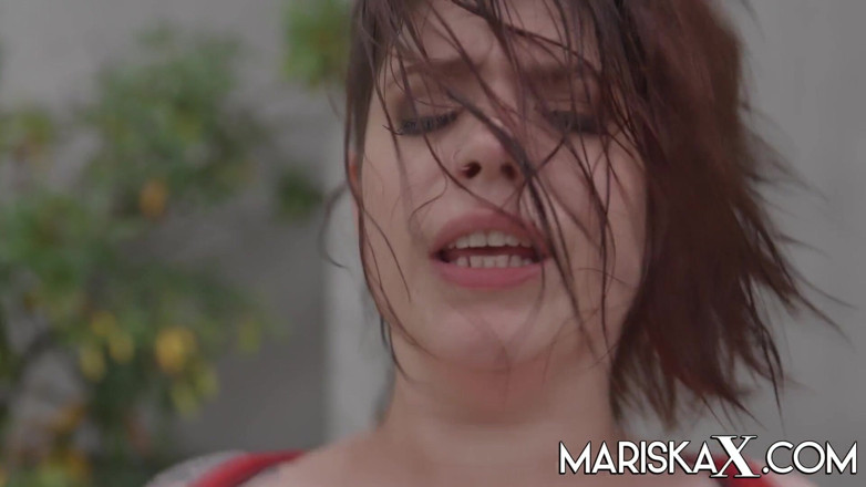 Mariska x: Fucking the pool boy
