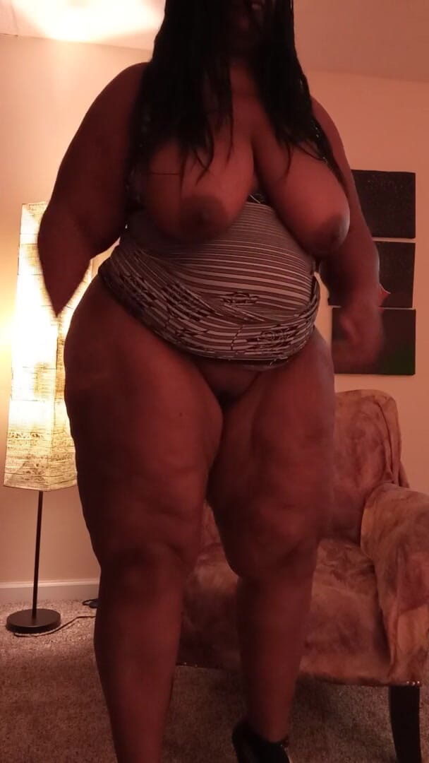 Cosmicrose 678: Lapdance for you!