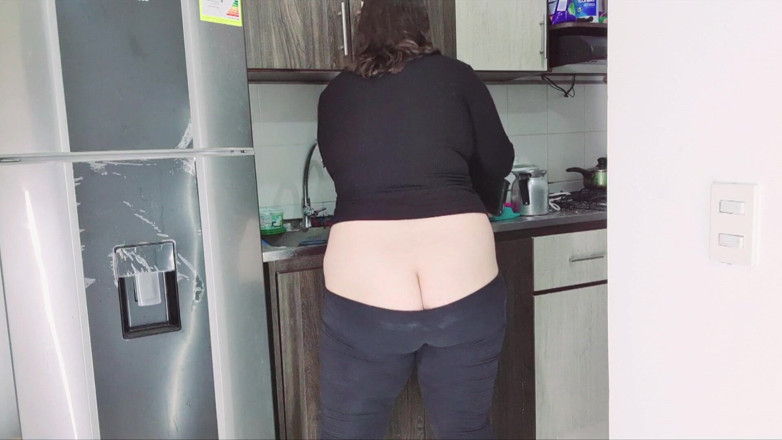 Alice H: Buttcrack Stepmom Cleaning the Kitchen