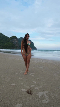 Let's make fun together on this tropical paradise 