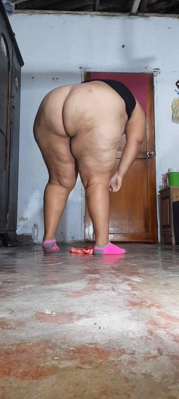 Gordita Culo Rico: Anh ấy nghiêng người đánh đòn của tôi về phía máy ảnh làm cho...