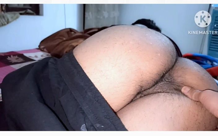 Desi__Panda: Ouah, ma coloc hétéro avec un gros cul vierge