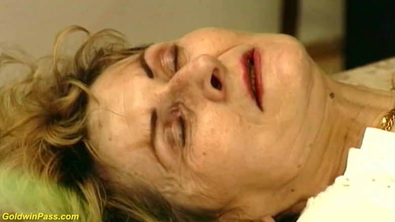 Goldwin pass: Sexy hairy 82 years old stepmom hardcore doggy style