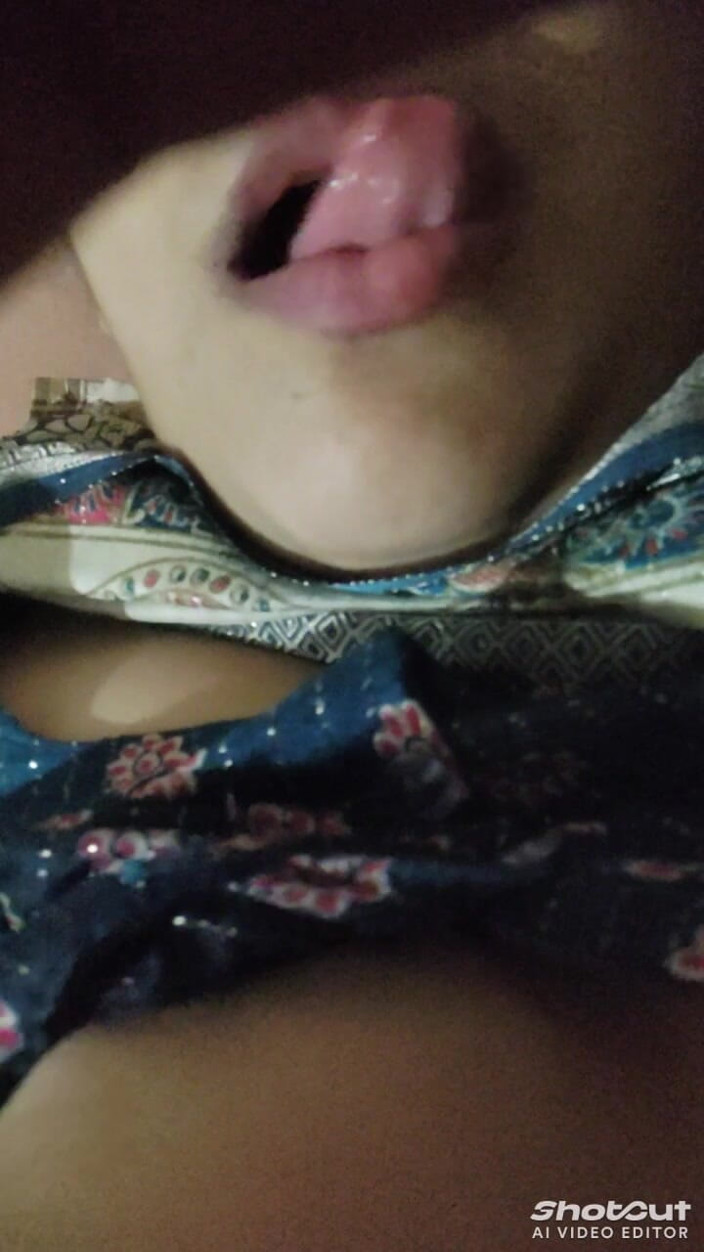 Dr_doom21: Tetek susu bhabhi Ji, pepek desi bhabhi Ji