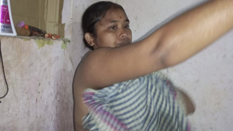 Mridulmadhu: Koca evli kadın tam deshi seksi video