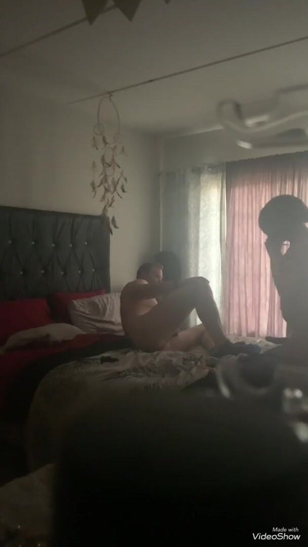 Gigi De La Cruz: Shemale fucks newbie