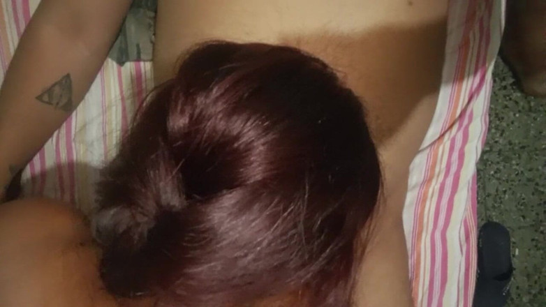 BigassMILF40: Si rambut coklat berpantat besar jiran memberikan saya blowjob yang...