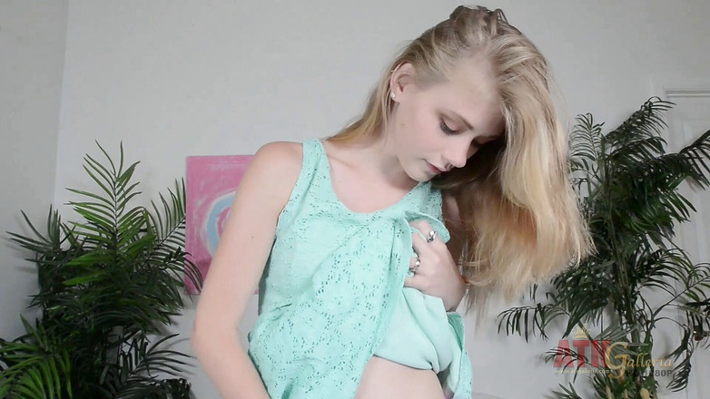 ATK Solo: Hannah Hays suka melancap