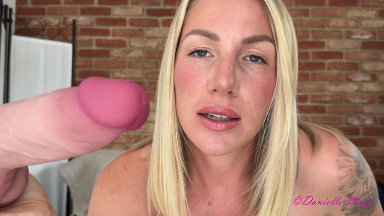 DanielleMaye: Abang tiri nakal dicrot sperma sama pacarku