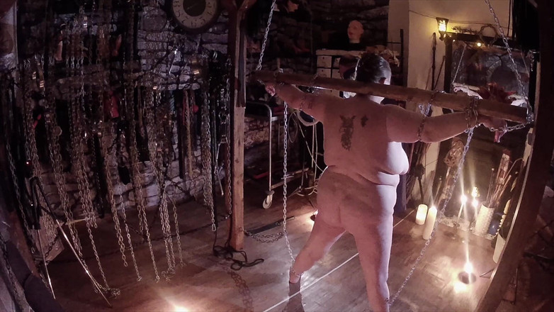 Aaexperiencesltd: Deel 1: - Lanista Bear en Domina Satana Doet Wax and Fire...