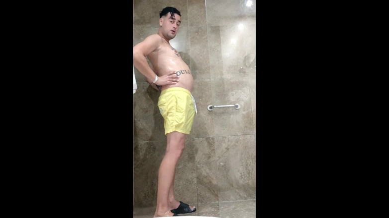 Idmir Sugary: Meine dusche - 2 mal mit schlankem bauch und 1 mal mit dickem...
