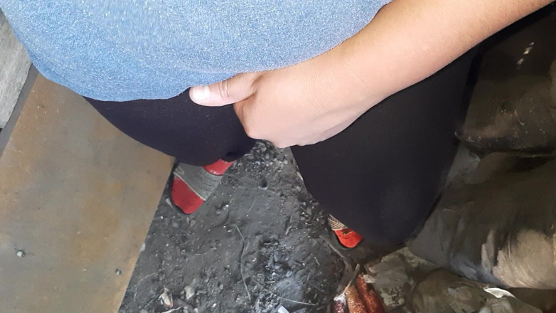 Lesbian-candys: 점심 시간에 보지를 자위하는 마을 소녀 - Lesbian-candys