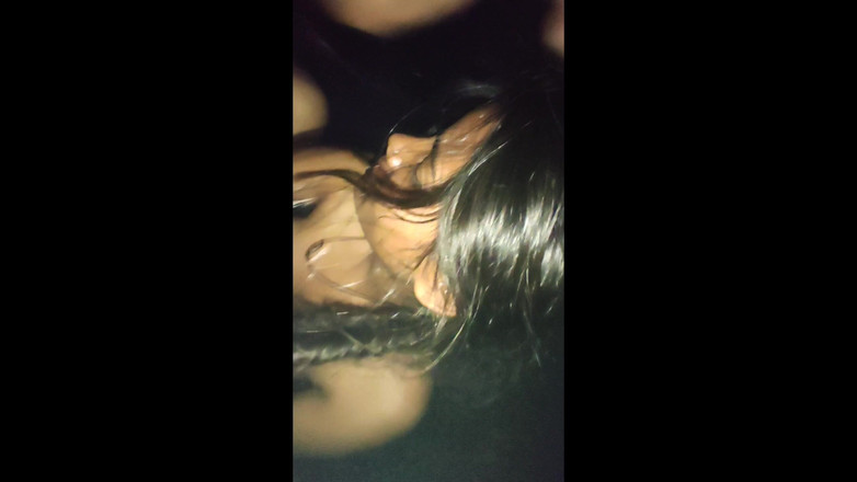 AfasanaShorts: 男朋友是如何让他的女友跳到地上的