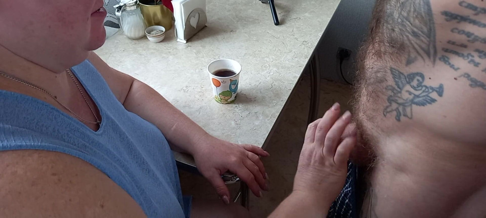 Zona901: He cums in my coffee glass after jerking off