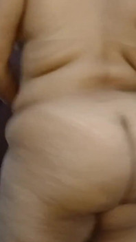 Cewek semok latina dengan pantat bahenol lagi asik twerking