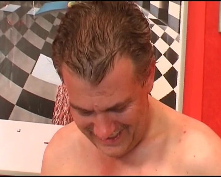 Deutsche Madchen: Teenka z Německa dostala na obličej velkou nálož teplého spermatu