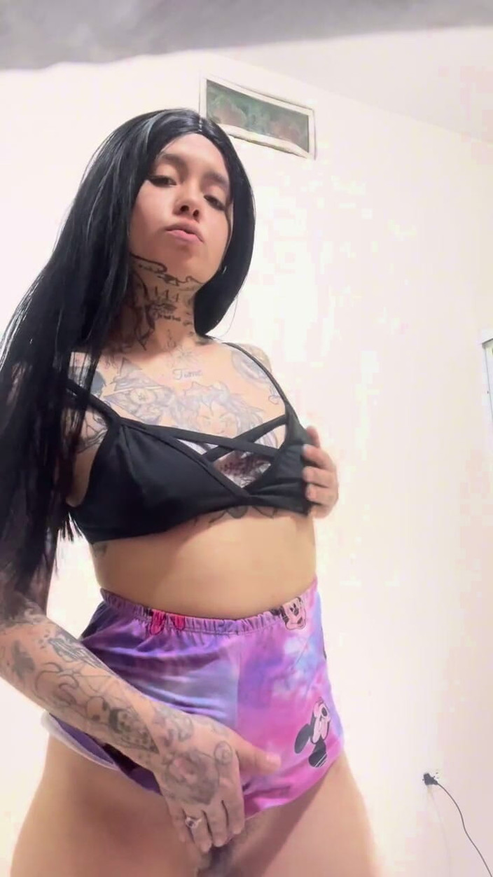 Dalyla: 그녀의 방에서 노는 놀라운 Cali 여자