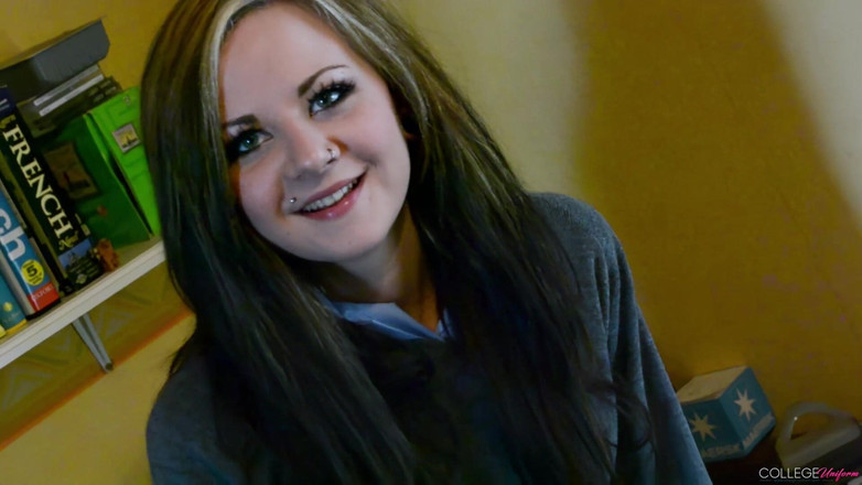 College Uniform: In Grey 主演 tamsin k