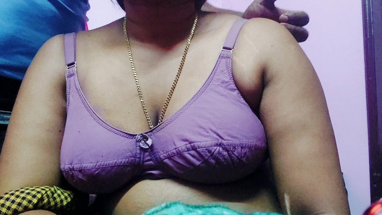 Desi Mohini: Desi Bhabhi Mohini Sex with Delivery Boy