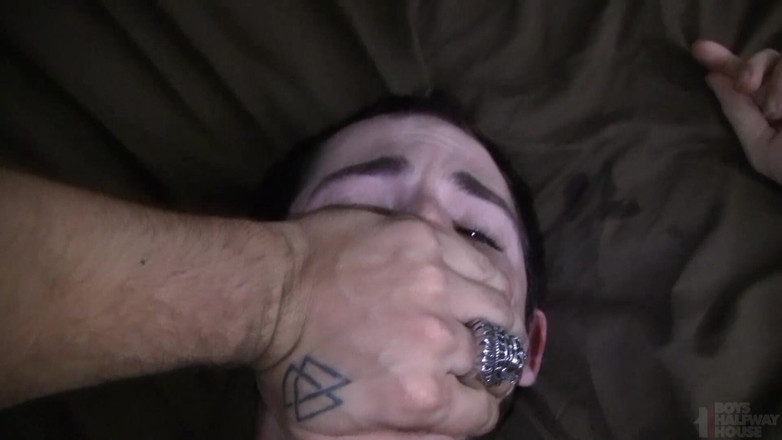 Boys half-way house: Due cazzi una testa di cazzo