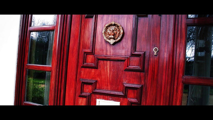 Onlyvids: Het tjej stönar av nöje när en enorm kuk knullar...