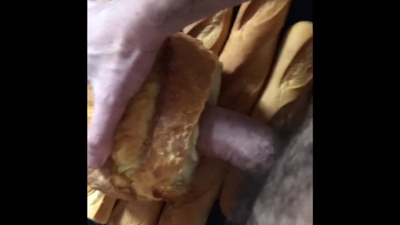 Francesco Spinozzi: 一斤のパンをクソ