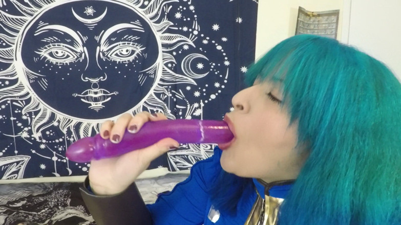 VickyVixen: Vaultdweller Plays with Her Favorite Toy