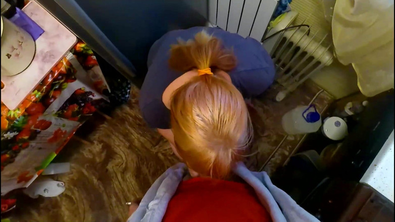 SchoolPrincess: Ich bin zum rauchen gegangen und bekam einen schönen blowjob