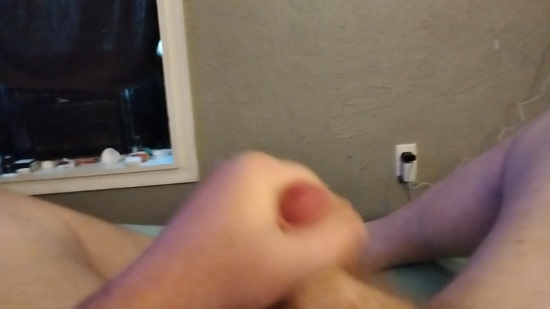 Jc Bottom: Je caresse ma petite bite