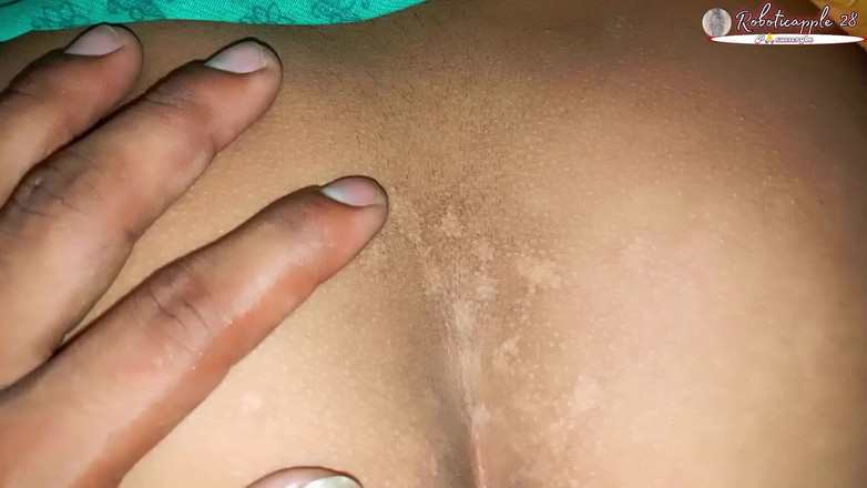 RoboticApple28: भारतीय भविष्य चूत रिलीज का आनंद ले रहा है, इसे चौड़ा करके चूत को रिलीज करने में मज़ा आया