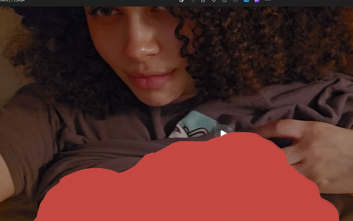 Zeah: Tette che rovesciano fuori il mio reggiseno