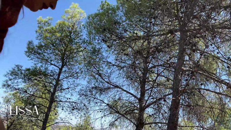 Lissa Brown: Một chàng trai nhỏ xíu bắn tinh vào miệng tôi...