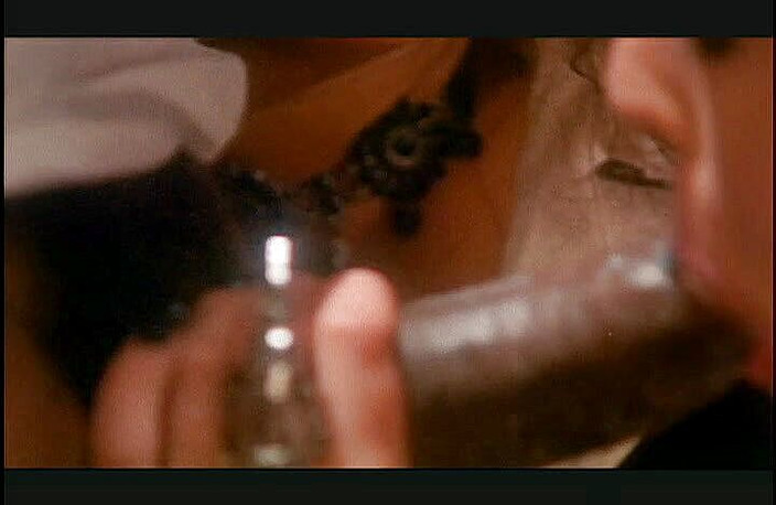 Cryptostudios: काला बड़ा लंड राजा रात के खाने की मेज पर अपनी रानी को चोदता है