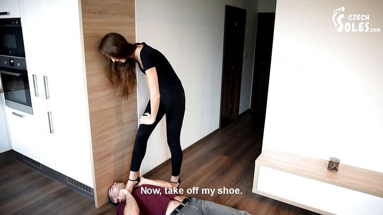 Czech Soles - foot fetish content: Dihukum dengan kaki – Executrix seksi