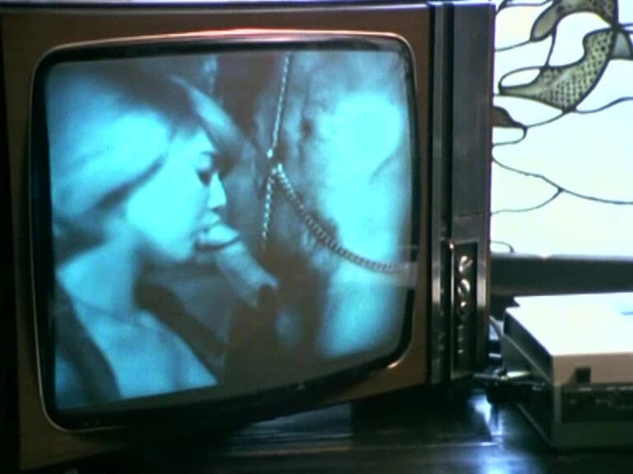 Java Consulting: Paris ngục tối chơi thô bạo