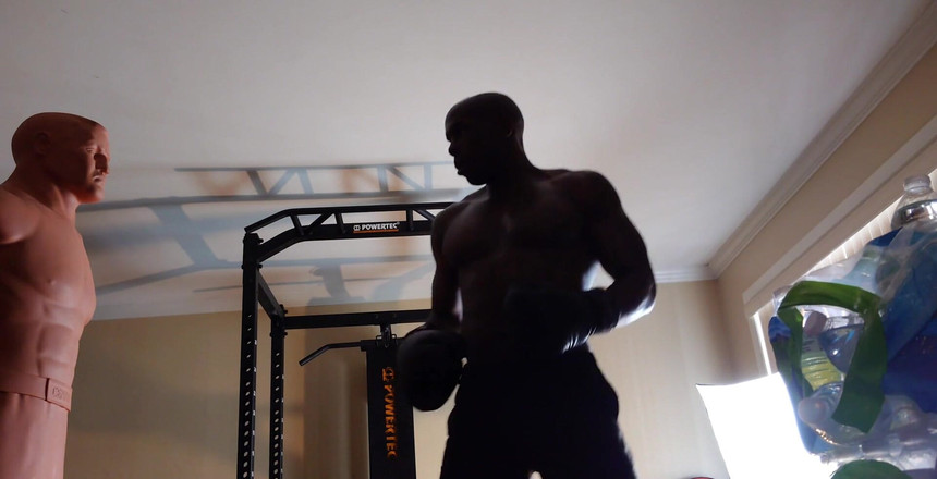 Hallelujah Johnson: Treino de boxe Hoje, planejamento e auto-monitoramento são técnicas essenciais...