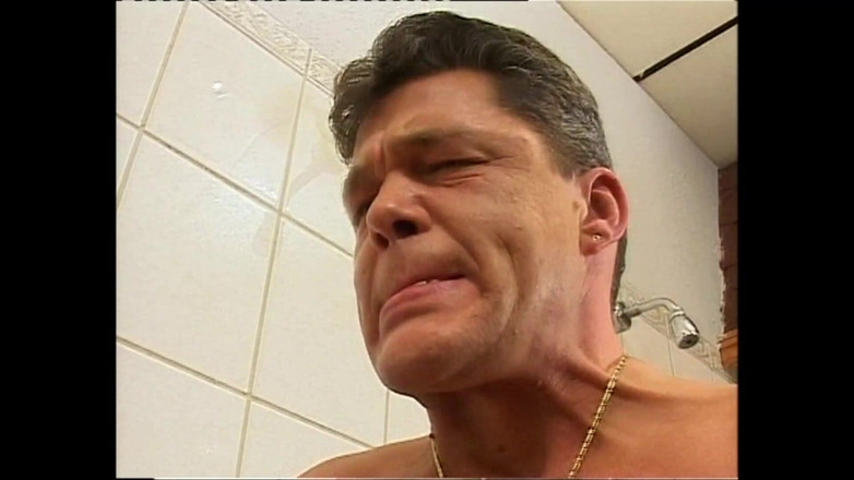 Bizzarre X: Przyjemność sikania 01