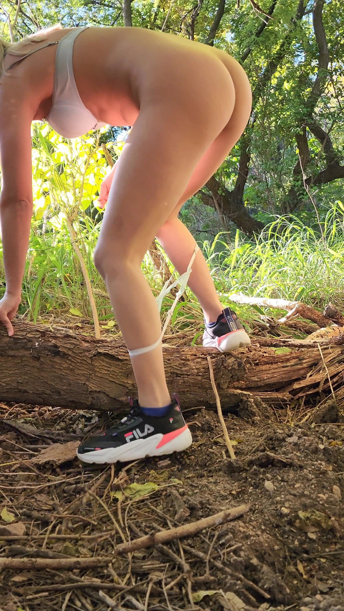 Sweet American: Outdoor Squirt