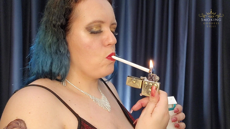 Lilli Cukierek Cox: 릴리 스모킹 Vs120