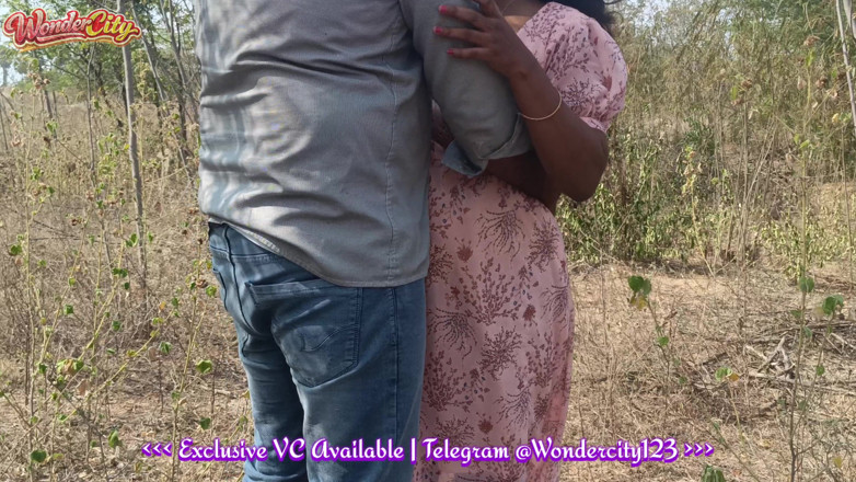 Pushpa studio: Un caldo seno lattiginoso nella giungla all'aperto