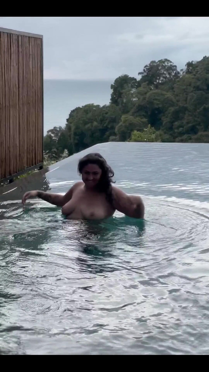 Josie Jaxxon: Dipping kurus dan menguji kolam pada hari ke-1!