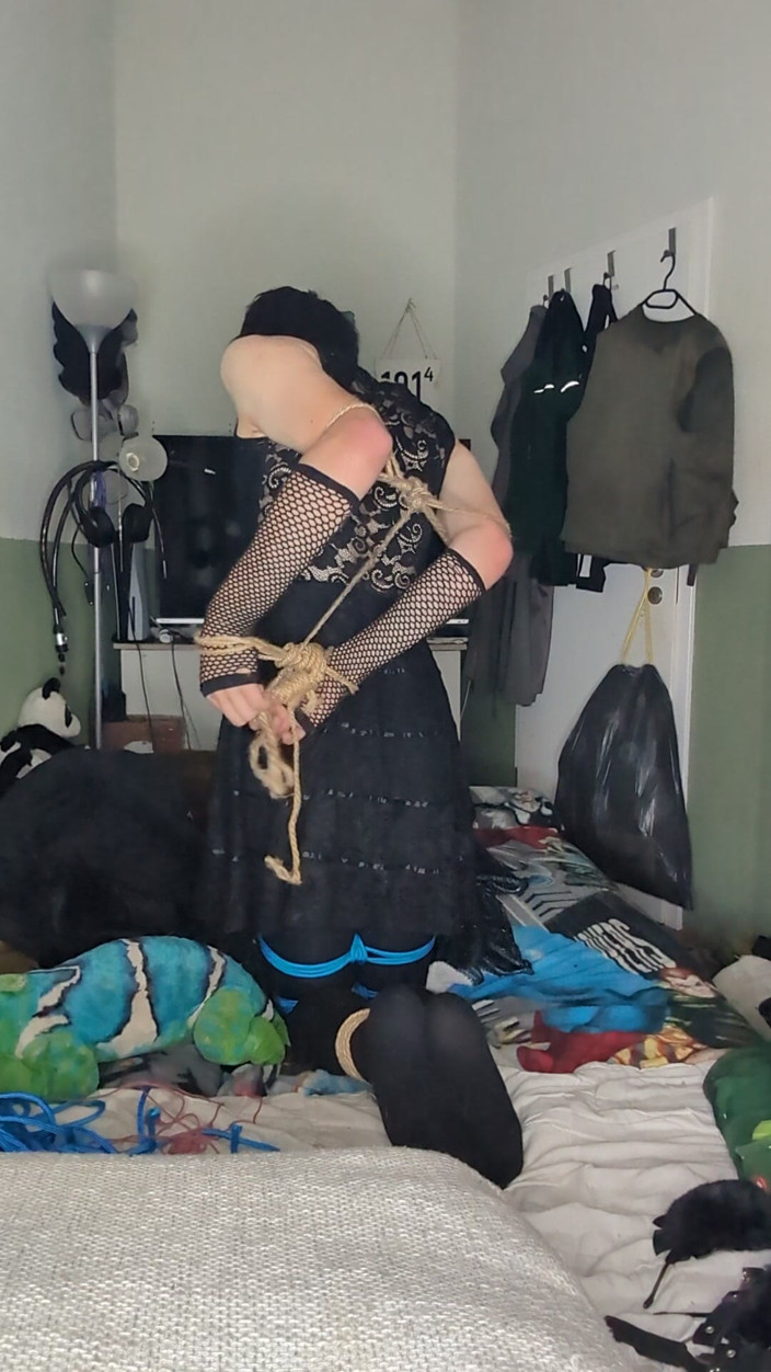 AJ_the_catgirl: Littel Rope Expirement in Dress