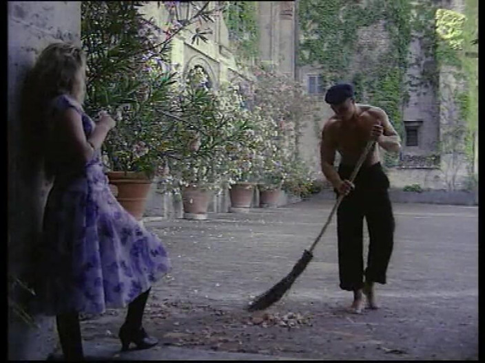 Vintage megastore: Pantat bahenol tante seksi rambut pirang ini dientot habis-habisan sama...